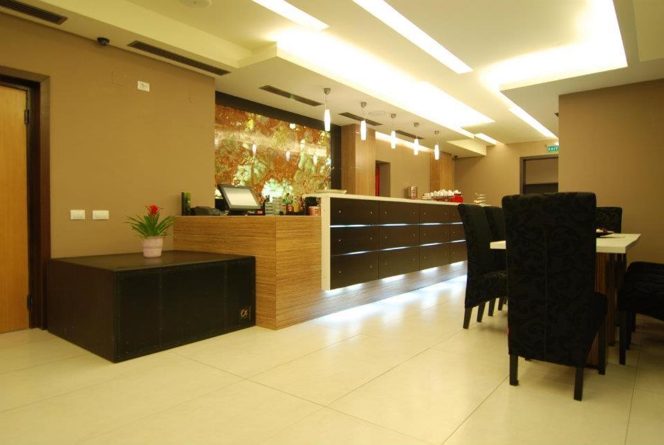 סקלה Hotel Ave Lux מראה חיצוני תמונה