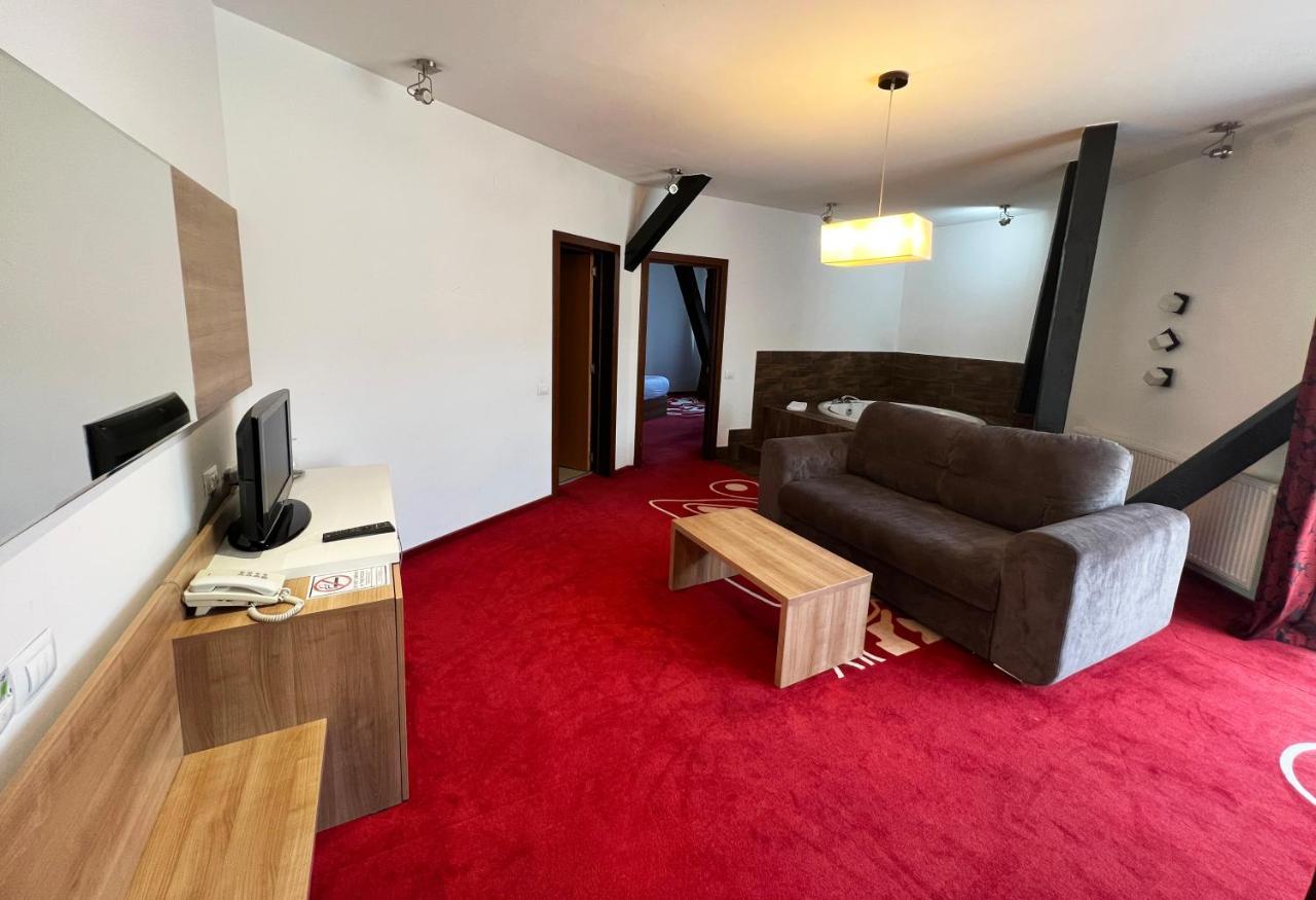 סקלה Hotel Ave Lux מראה חיצוני תמונה