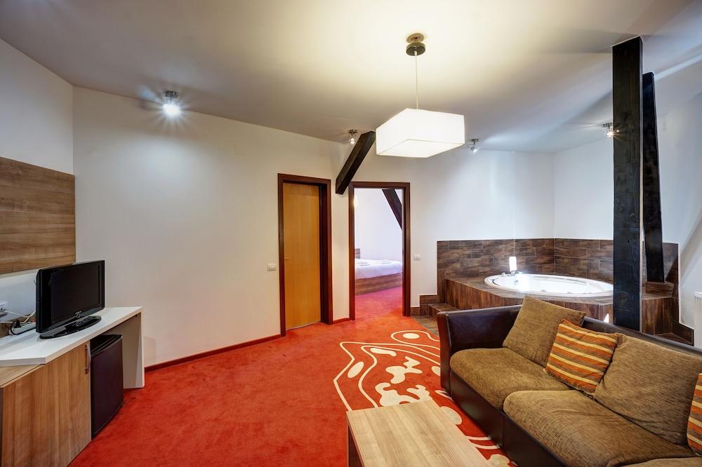 סקלה Hotel Ave Lux מראה חיצוני תמונה
