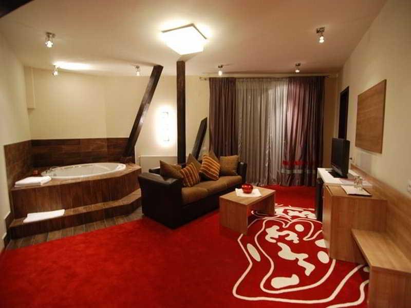 סקלה Hotel Ave Lux מראה חיצוני תמונה