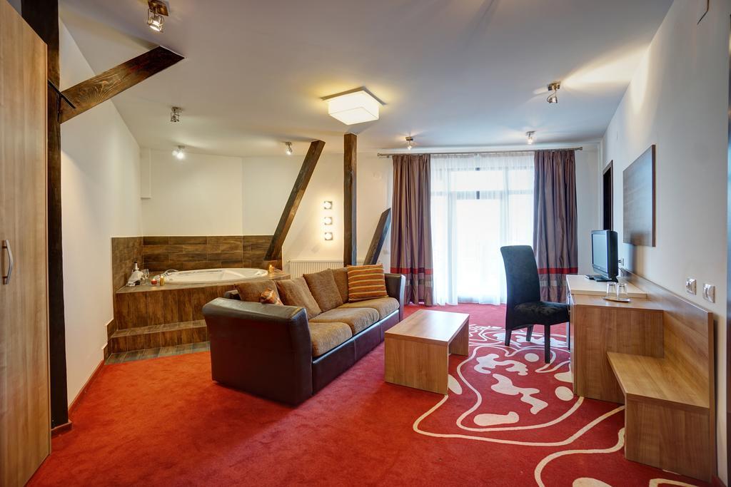 סקלה Hotel Ave Lux מראה חיצוני תמונה