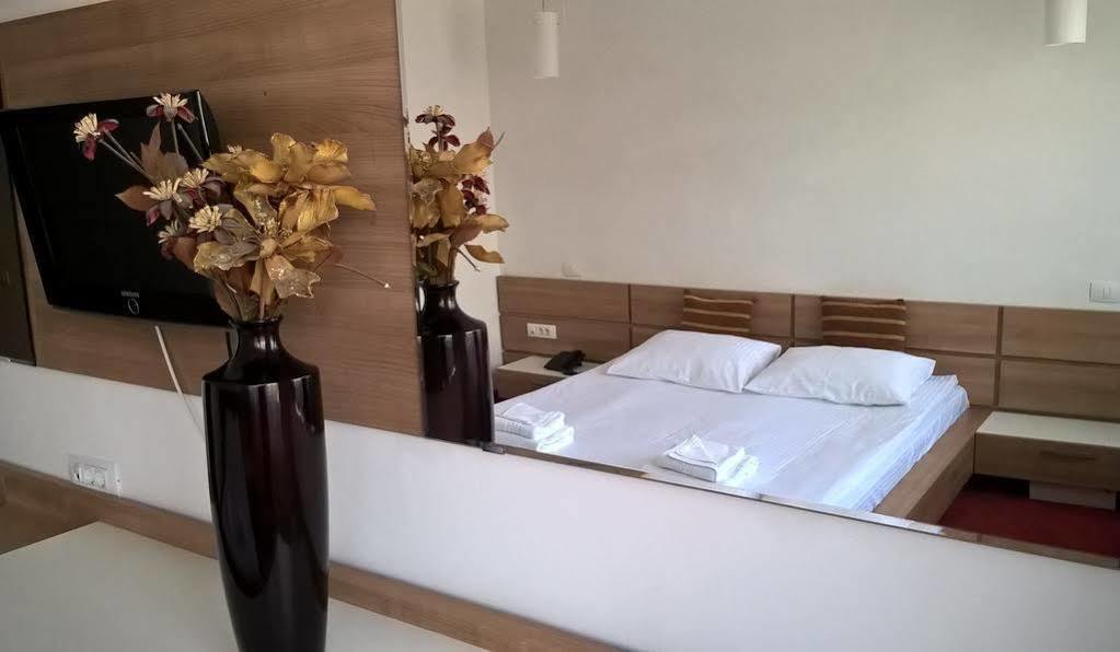 סקלה Hotel Ave Lux מראה חיצוני תמונה